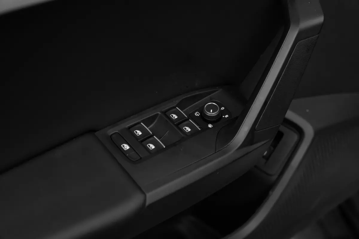 FR Business - eHybrid | Trekhaak | Black Pakket | 18'' LMV | ACC | Achteruitrijcamera l Elekt. Haak l Black Pakket l 18" l Adapt. Cr Control l Camera l PDC l Side Assist l