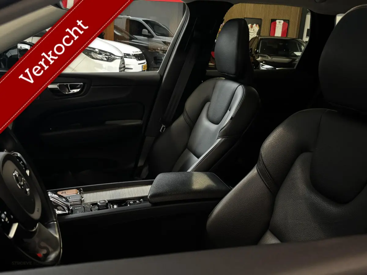 2.0 Recharge T6 AWD Inscription | Navi | LED | Pano | Leder | Memory | ACC | Keyless | Trekh |