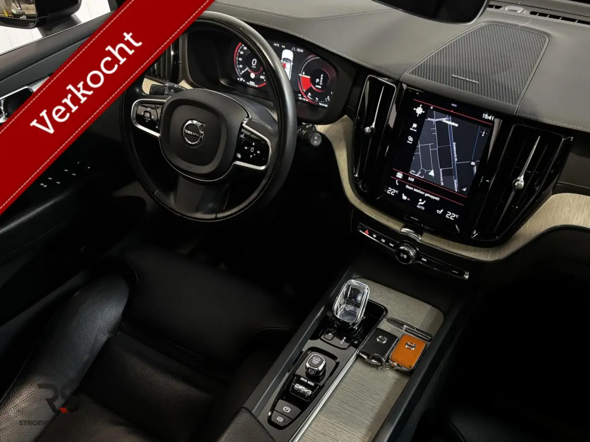 2.0 Recharge T6 AWD Inscription | Navi | LED | Pano | Leder | Memory | ACC | Keyless | Trekh |