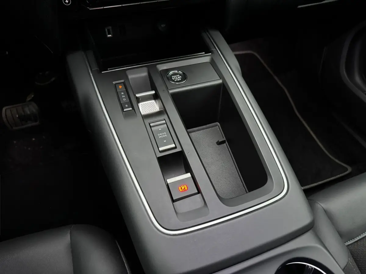 1.6 Plug-in Hybrid 225 ë-Series |Camera |Keyless |Standkachel