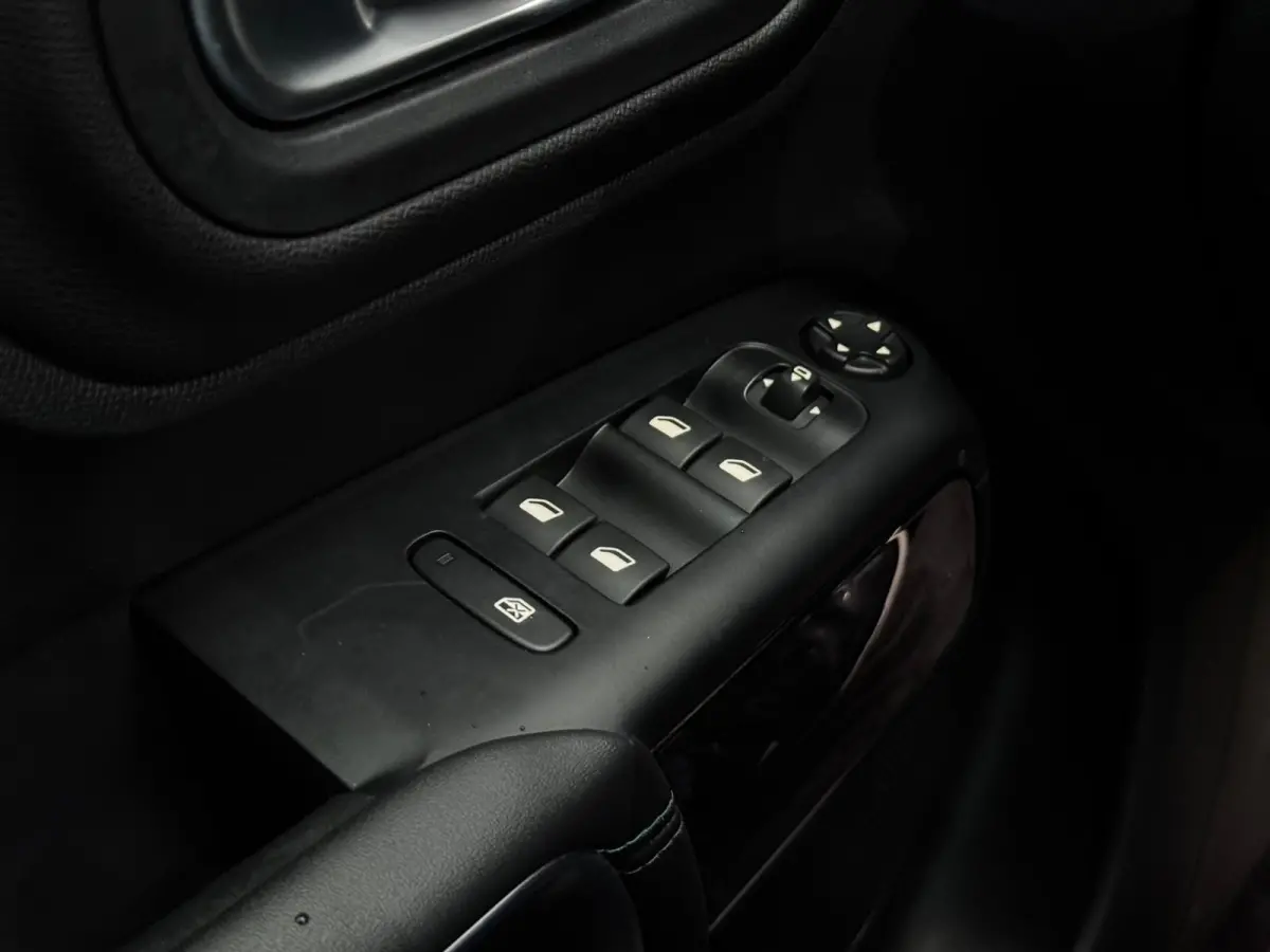 1.6 Plug-in Hybrid 225 ë-Series |Camera |Keyless |Standkachel