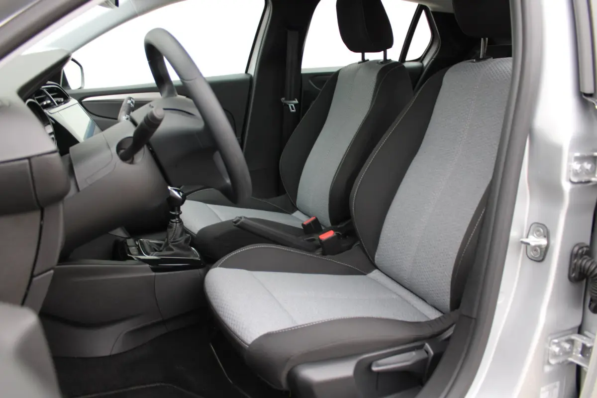 1.2 Turbo Edition / Navigatie via Carplay / Parkeersensoren / DAB / Airco / LED