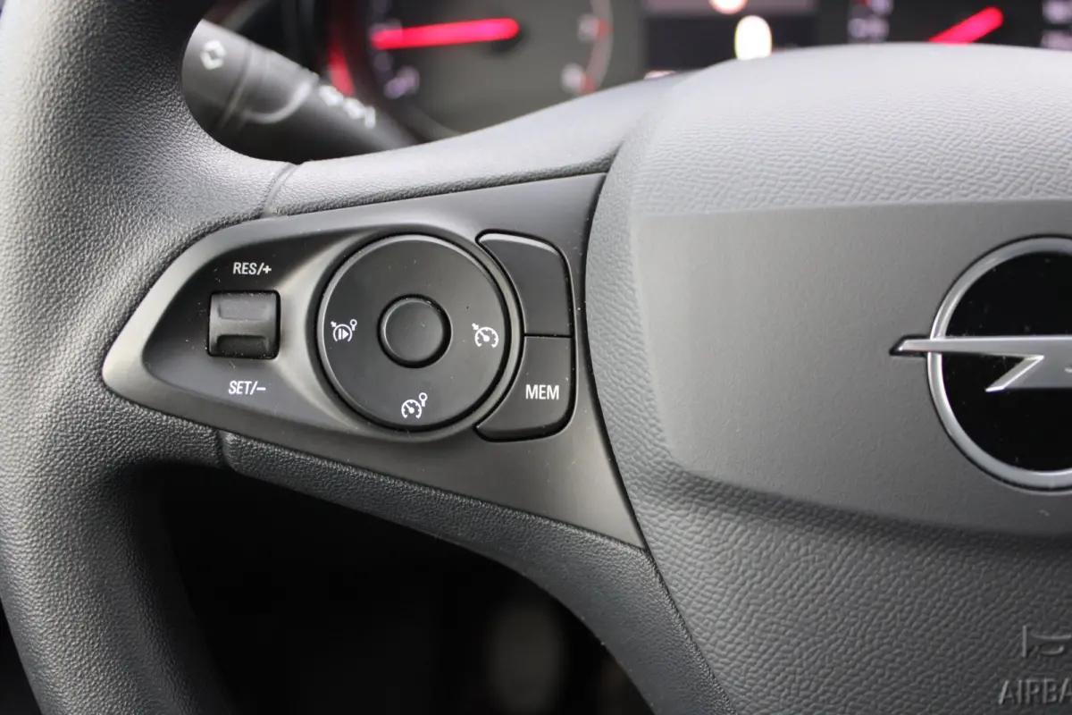 1.2 Turbo Edition / Navigatie via Carplay / Parkeersensoren / DAB / Airco / LED