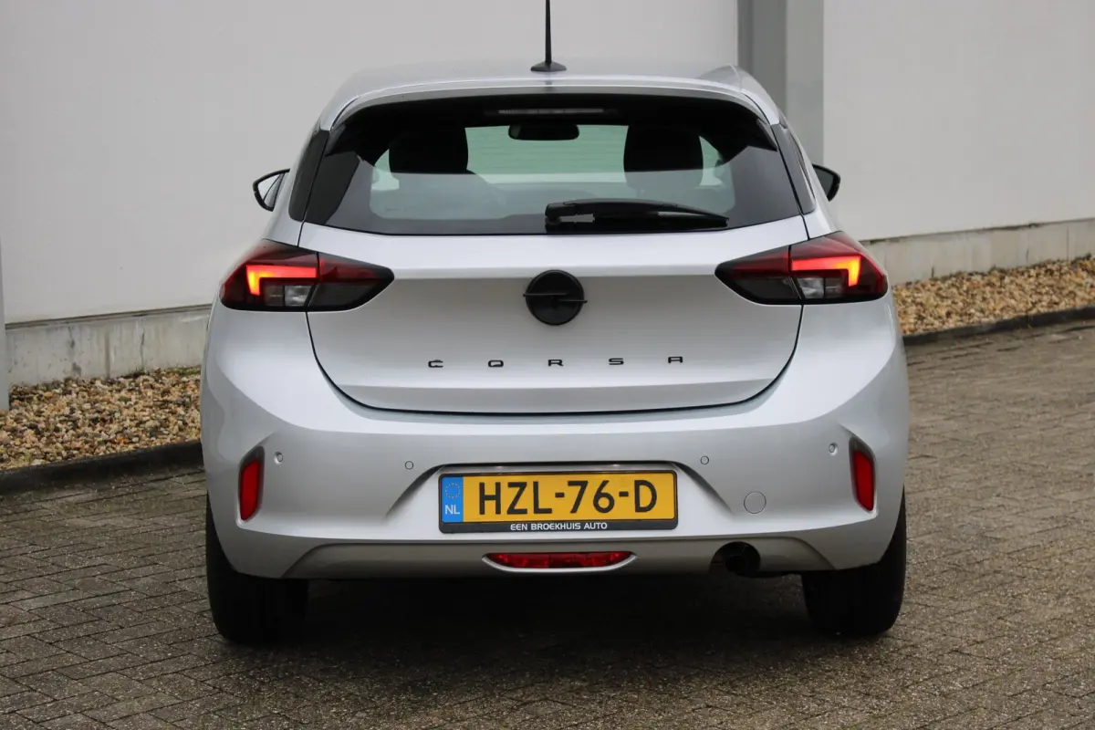 1.2 Turbo Edition / Navigatie via Carplay / Parkeersensoren / DAB / Airco / LED