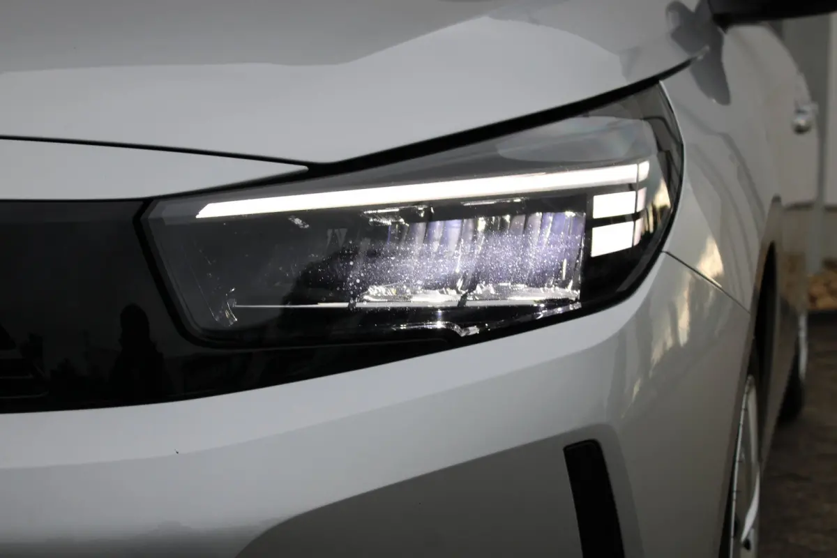 1.2 Turbo Edition / Navigatie via Carplay / Parkeersensoren / DAB / Airco / LED