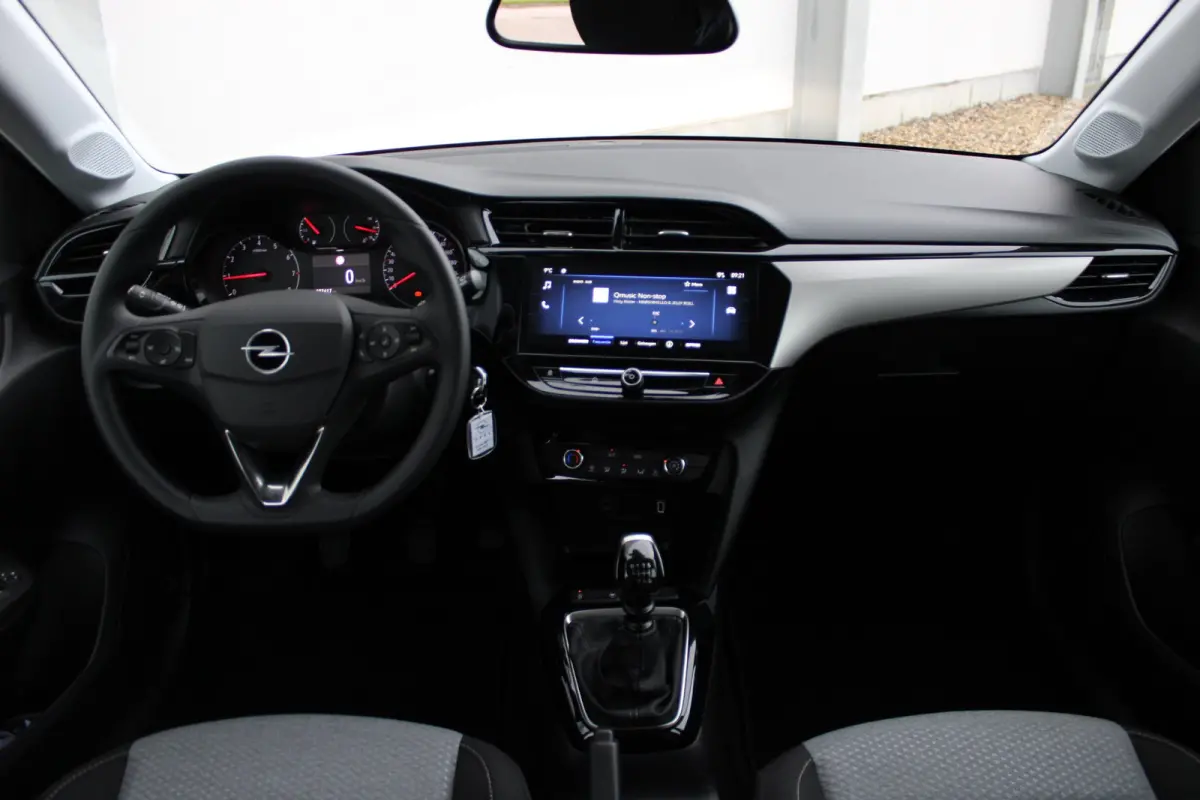1.2 Turbo Edition / Navigatie via Carplay / Parkeersensoren / DAB / Airco / LED