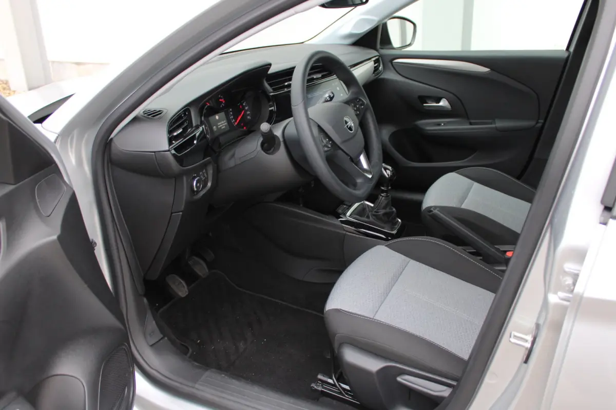 1.2 Turbo Edition / Navigatie via Carplay / Parkeersensoren / DAB / Airco / LED
