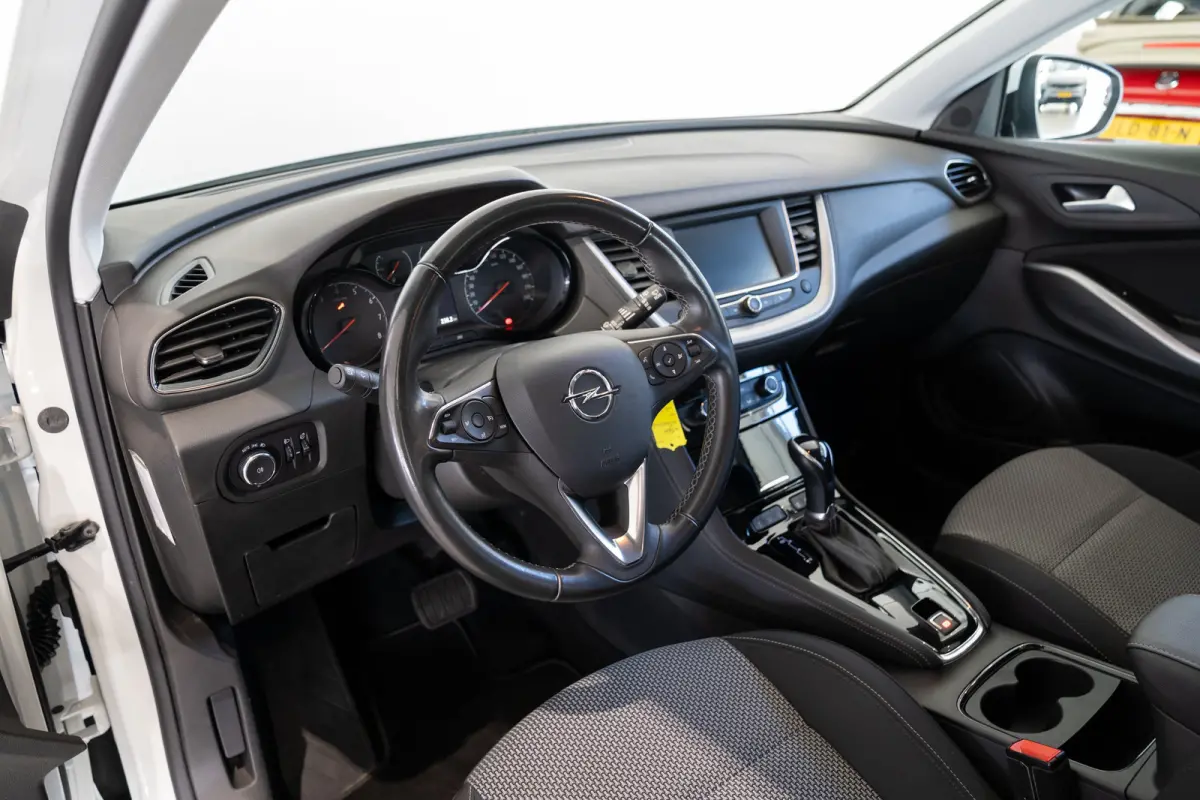 1.2 Turbo Edition Automaat | Apple Carplay & Android Auto | Parkeersensoren | Cruise Controle | Lichtmetalen velgen |