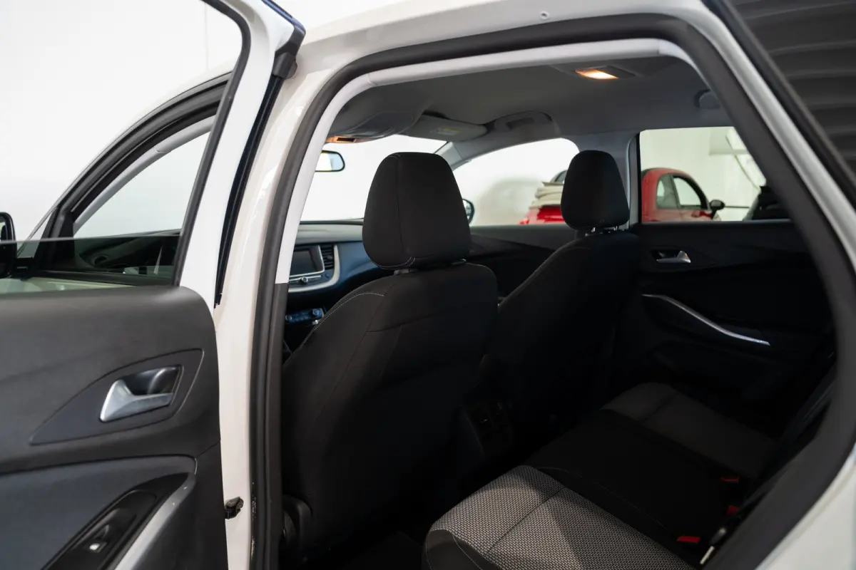1.2 Turbo Edition Automaat | Apple Carplay & Android Auto | Parkeersensoren | Cruise Controle | Lichtmetalen velgen |