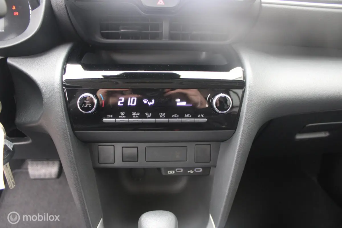 1.5 Hybrid 115 Active 1e Eig. | NL Auto Boekjes | Apple Carplay/Android Auto