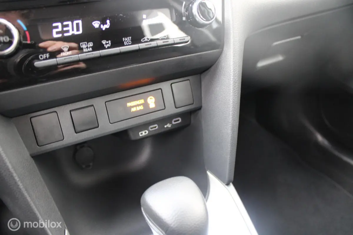 1.5 Hybrid 115 Active 1e Eig. | NL Auto Boekjes | Apple Carplay/Android Auto