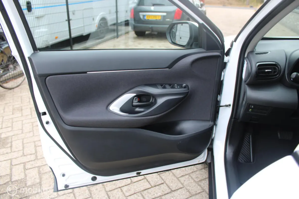 1.5 Hybrid 115 Active 1e Eig. | NL Auto Boekjes | Apple Carplay/Android Auto
