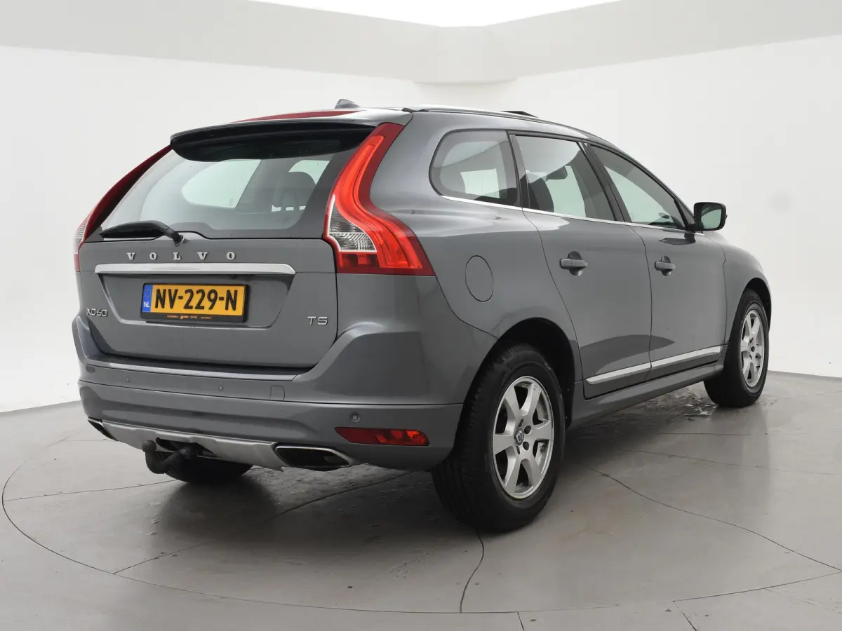 2.0 T5 FWD 245 PK POLAR+ PANORAMA | LEDER | TREKHAAK | STOELVERW.