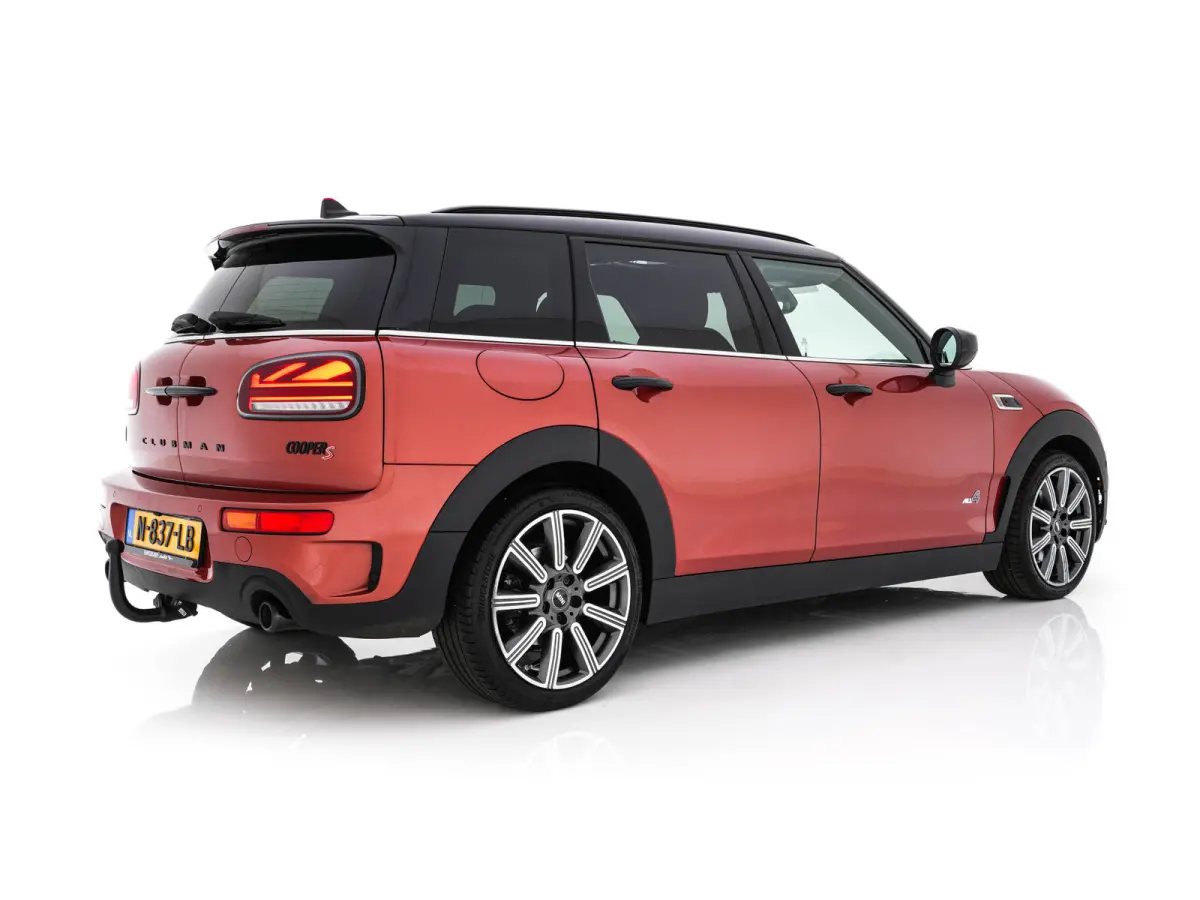 Mini 2.0 Cooper S ALL4 Premier Plus JCW (INCL-BTW) Aut * PANO | LEATHER | FULL-LED | HEATED-SPORTSEATS | DIGI-COCKPIT | AMBIENT-LIGHT | PRIVACY-GLASS | HEAD-UP | PDC | CAMERA | DAB  | KEYLES