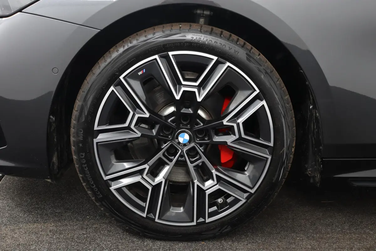 520i | M Sportpakket Pro | Driving Assistant Plus | Panoramadak | Harman/Kardon | Adaptieve LED koplampen | Iconic Glow |