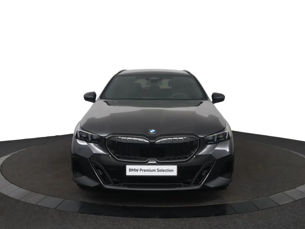 520i | M Sportpakket Pro | Driving Assistant Plus | Panoramadak | Harman/Kardon | Adaptieve LED koplampen | Iconic Glow |