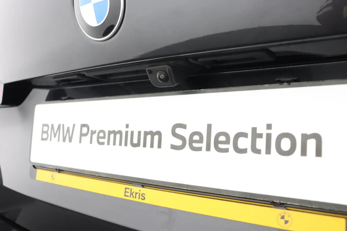 520i | M Sportpakket Pro | Driving Assistant Plus | Panoramadak | Harman/Kardon | Adaptieve LED koplampen | Iconic Glow |