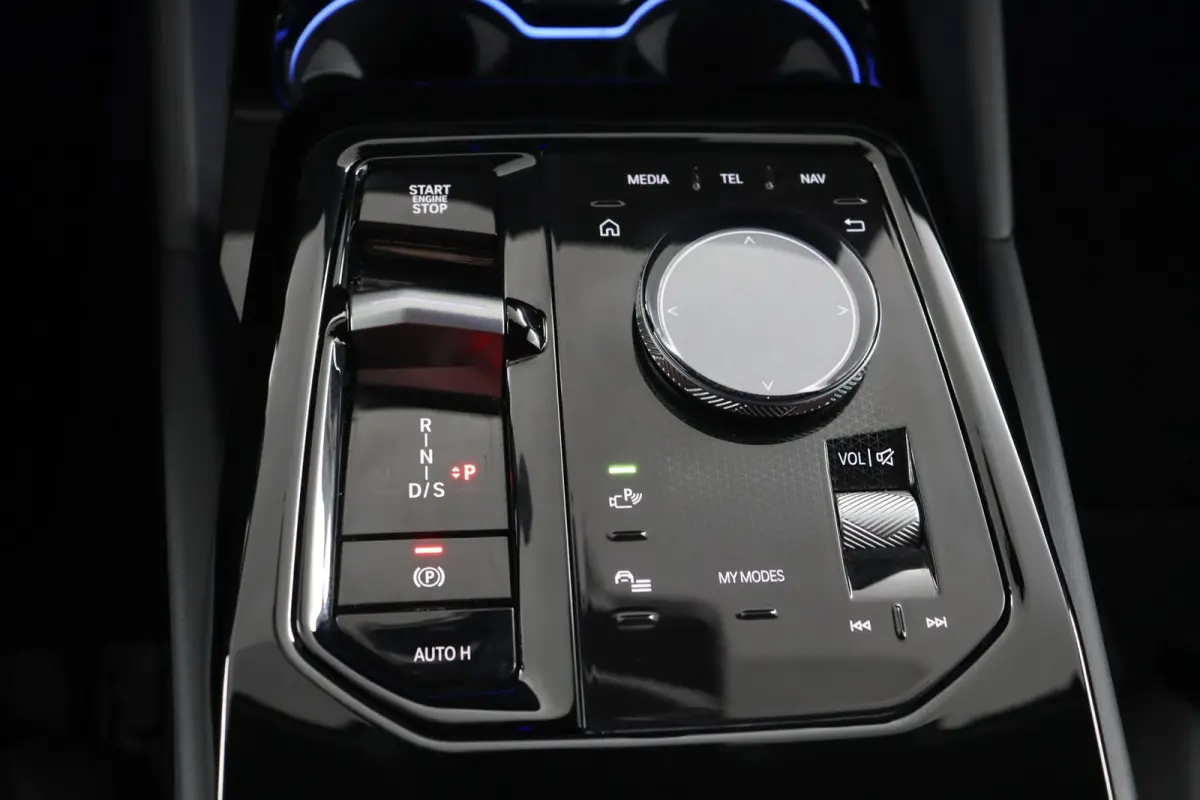 520i | M Sportpakket Pro | Driving Assistant Plus | Panoramadak | Harman/Kardon | Adaptieve LED koplampen | Iconic Glow |