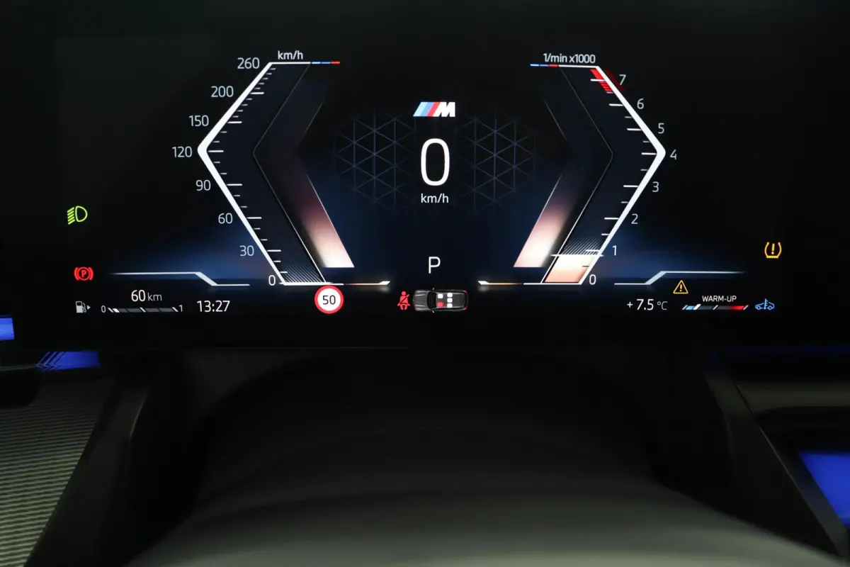 520i | M Sportpakket Pro | Driving Assistant Plus | Panoramadak | Harman/Kardon | Adaptieve LED koplampen | Iconic Glow |