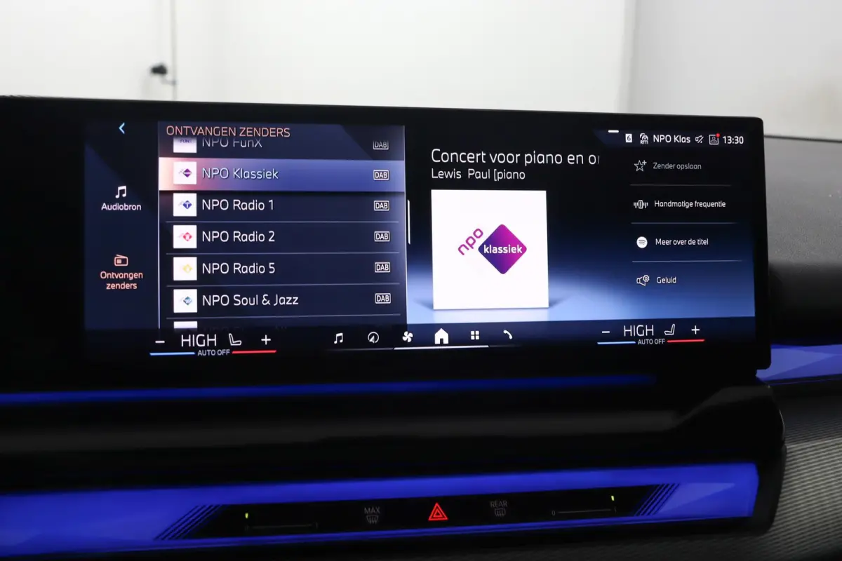 520i | M Sportpakket Pro | Driving Assistant Plus | Panoramadak | Harman/Kardon | Adaptieve LED koplampen | Iconic Glow |