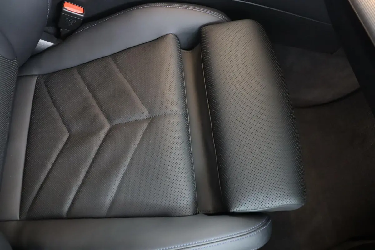 520i | M Sportpakket Pro | Driving Assistant Plus | Panoramadak | Harman/Kardon | Adaptieve LED koplampen | Iconic Glow |