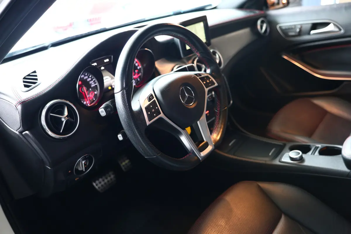 GLA 250 AUTOM 63000km AMG PANODAK LED AFN-TRHAK "15