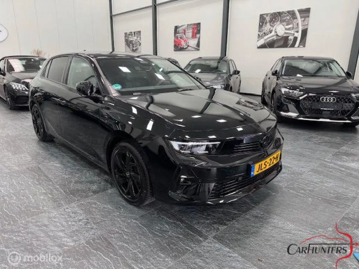 1.2 TURBO GS AUTOMAAT BLACK EDITION 1336 KM!