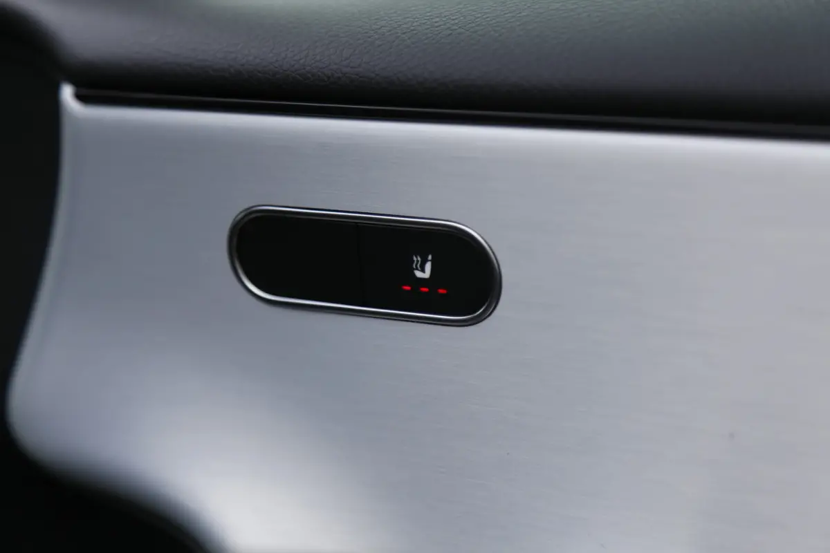 250 e AMG Line Plug in hybride*Perfect MB Onderh.*BTW*1ste Eig.*Apple Carplay-Android/High Perf. Koplamp./Diamond Grille/DAB/Stoelverw./Half Leder/Parkeersens.V+A/18 inch LM*