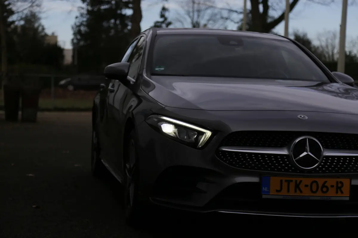 250 e AMG Line Plug in hybride*Perfect MB Onderh.*BTW*1ste Eig.*Apple Carplay-Android/High Perf. Koplamp./Diamond Grille/DAB/Stoelverw./Half Leder/Parkeersens.V+A/18 inch LM*