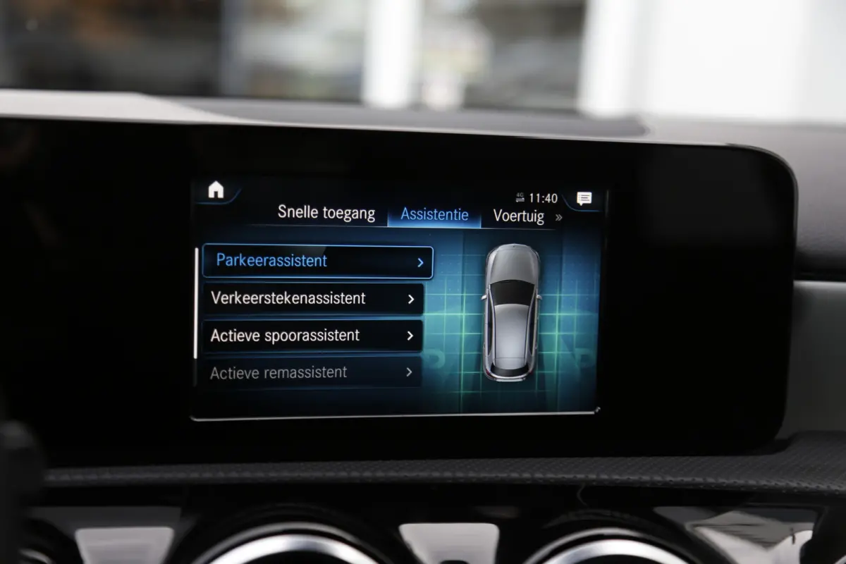250 e AMG Line Plug in hybride*Perfect MB Onderh.*BTW*1ste Eig.*Apple Carplay-Android/High Perf. Koplamp./Diamond Grille/DAB/Stoelverw./Half Leder/Parkeersens.V+A/18 inch LM*