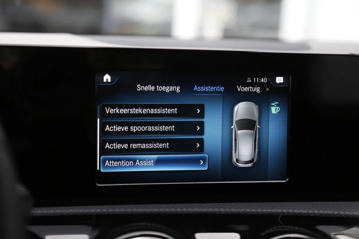 250 e AMG Line Plug in hybride*Perfect MB Onderh.*BTW*1ste Eig.*Apple Carplay-Android/High Perf. Koplamp./Diamond Grille/DAB/Stoelverw./Half Leder/Parkeersens.V+A/18 inch LM*