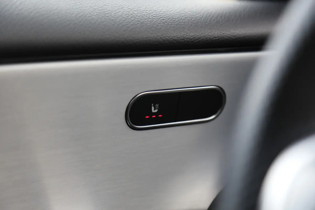 250 e AMG Line Plug in hybride*Perfect MB Onderh.*BTW*1ste Eig.*Apple Carplay-Android/High Perf. Koplamp./Diamond Grille/DAB/Stoelverw./Half Leder/Parkeersens.V+A/18 inch LM*