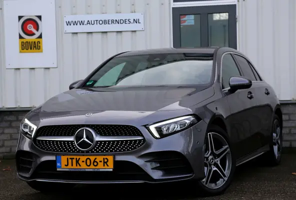 250 e AMG Line Plug in hybride*Perfect MB Onderh.*BTW*1ste Eig.*Apple Carplay-Android/High Perf. Koplamp./Diamond Grille/DAB/Stoelverw./Half Leder/Parkeersens.V+A/18 inch LM*