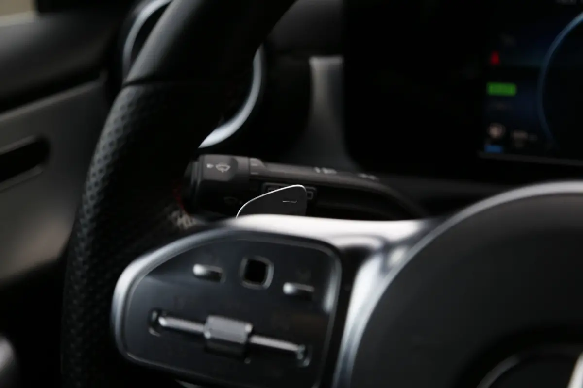 250 e AMG Line Plug in hybride*Perfect MB Onderh.*BTW*1ste Eig.*Apple Carplay-Android/High Perf. Koplamp./Diamond Grille/DAB/Stoelverw./Half Leder/Parkeersens.V+A/18 inch LM*