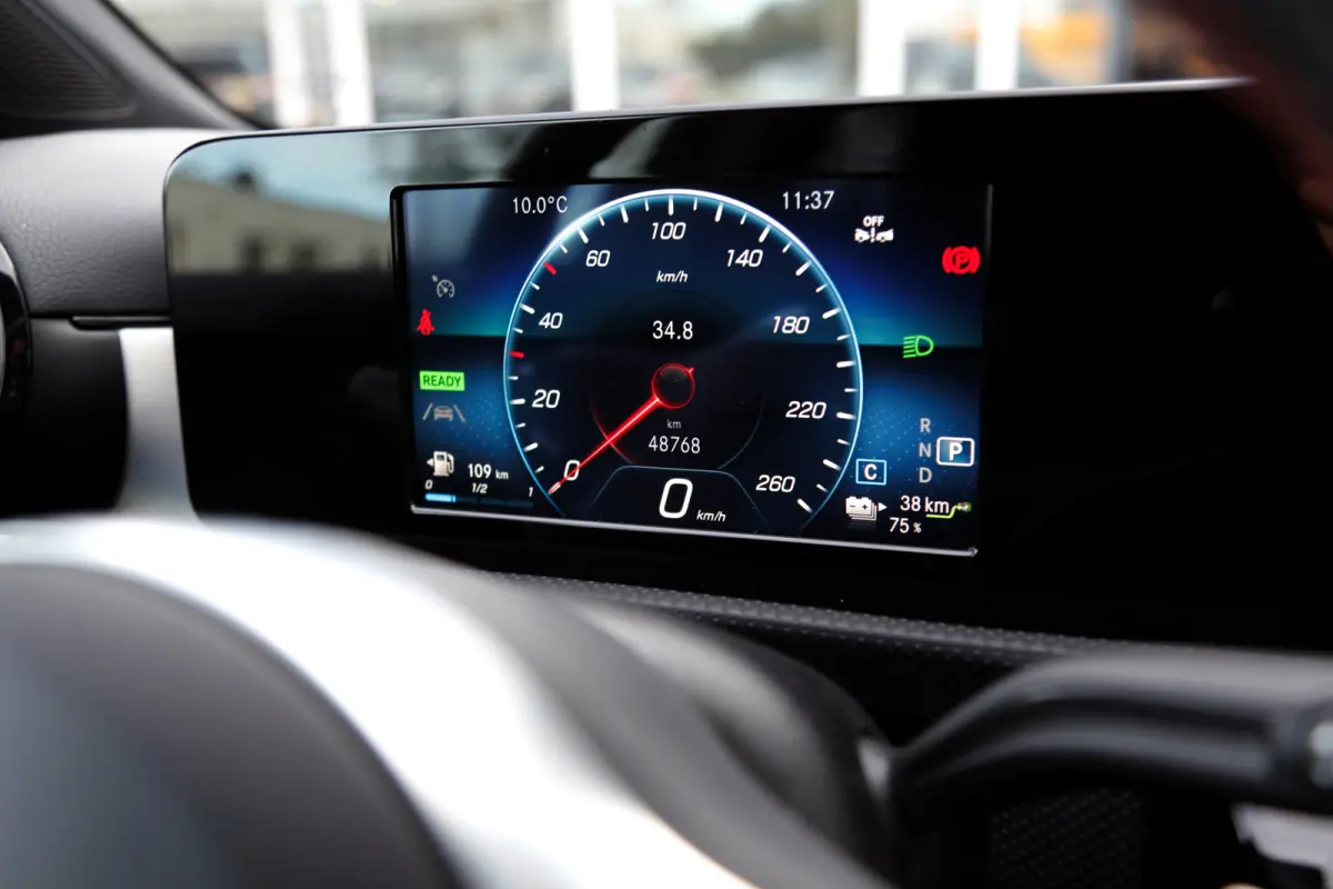 250 e AMG Line Plug in hybride*Perfect MB Onderh.*BTW*1ste Eig.*Apple Carplay-Android/High Perf. Koplamp./Diamond Grille/DAB/Stoelverw./Half Leder/Parkeersens.V+A/18 inch LM*