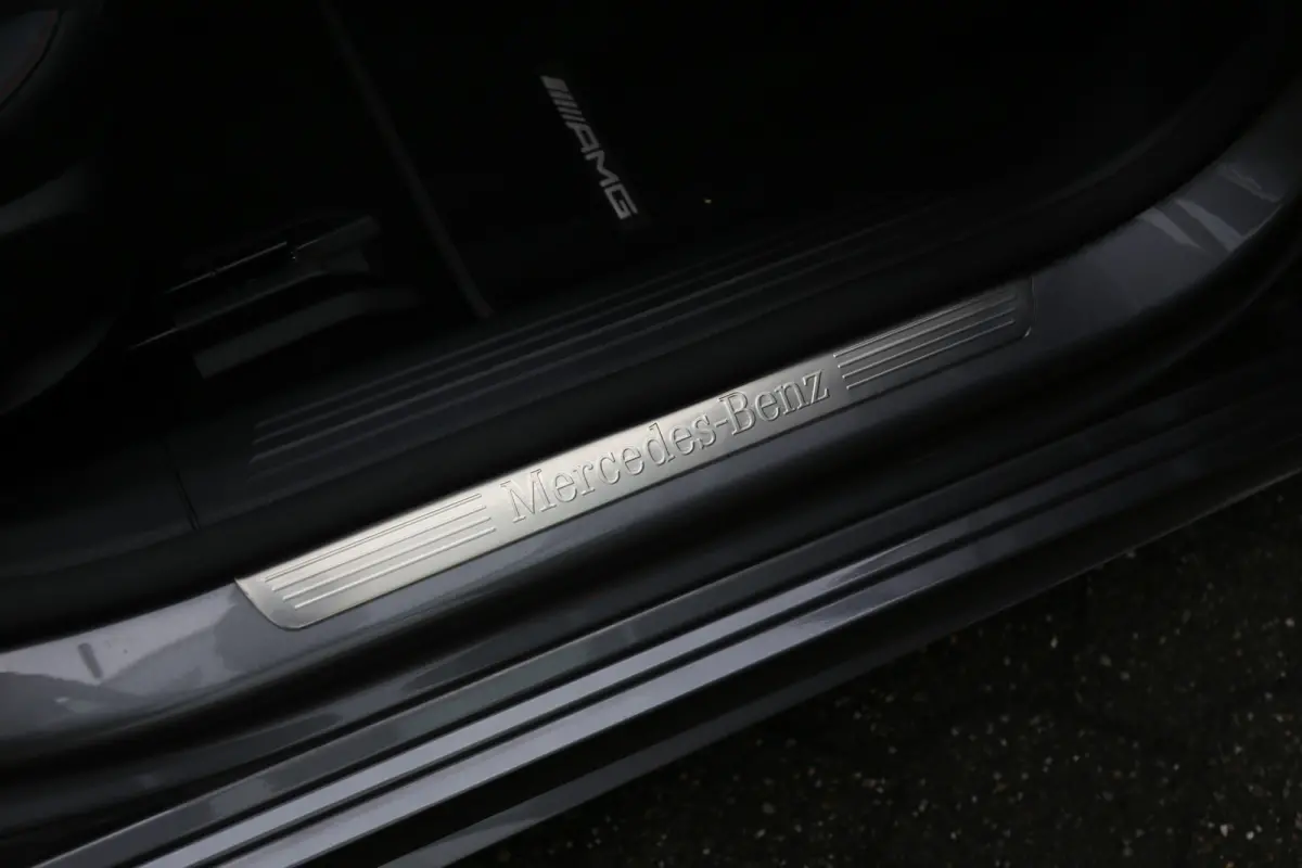 250 e AMG Line Plug in hybride*Perfect MB Onderh.*BTW*1ste Eig.*Apple Carplay-Android/High Perf. Koplamp./Diamond Grille/DAB/Stoelverw./Half Leder/Parkeersens.V+A/18 inch LM*