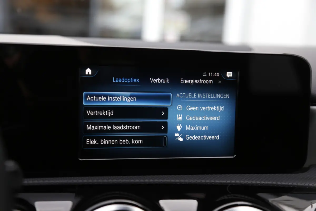250 e AMG Line Plug in hybride*Perfect MB Onderh.*BTW*1ste Eig.*Apple Carplay-Android/High Perf. Koplamp./Diamond Grille/DAB/Stoelverw./Half Leder/Parkeersens.V+A/18 inch LM*