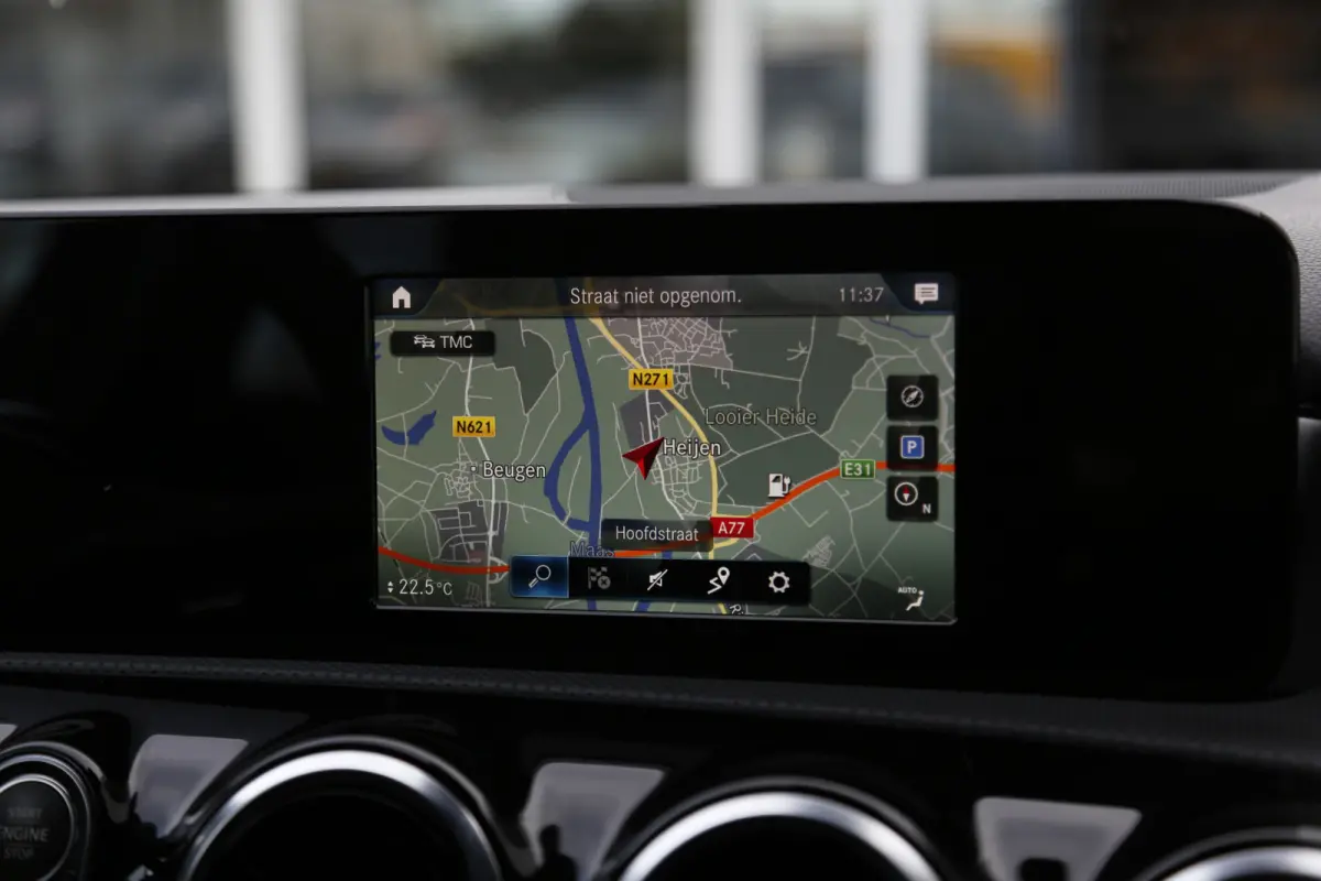 250 e AMG Line Plug in hybride*Perfect MB Onderh.*BTW*1ste Eig.*Apple Carplay-Android/High Perf. Koplamp./Diamond Grille/DAB/Stoelverw./Half Leder/Parkeersens.V+A/18 inch LM*