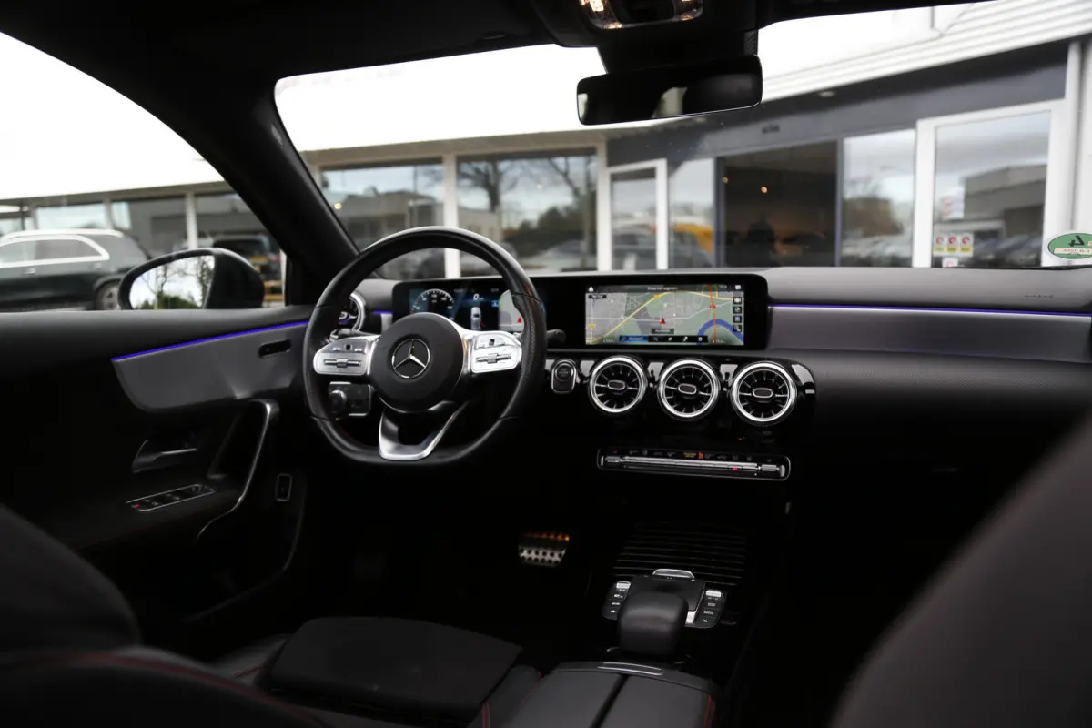 250 e AMG Line Plug in hybride*Perfect MB Onderh.*BTW*1ste Eig.*Pano/Sfeer/Night/MBUX/Apple Carplay-Android/Multi Beam LED Koplamp./Diamond Grille/DAB/Stoelverw./Half Leder/Parkeersens.V+A/1
