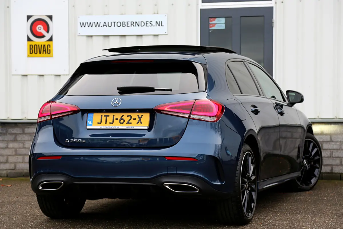 250 e AMG Line Plug in hybride*Perfect MB Onderh.*BTW*1ste Eig.*Pano/Sfeer/Night/MBUX/Apple Carplay-Android/Multi Beam LED Koplamp./Diamond Grille/DAB/Stoelverw./Half Leder/Parkeersens.V+A/1