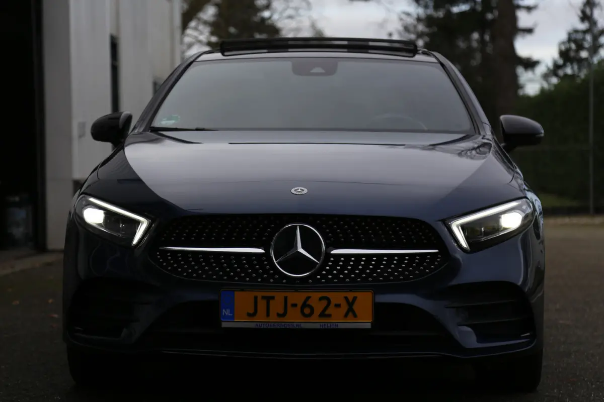 250 e AMG Line Plug in hybride*Perfect MB Onderh.*BTW*1ste Eig.*Pano/Sfeer/Night/MBUX/Apple Carplay-Android/Multi Beam LED Koplamp./Diamond Grille/DAB/Stoelverw./Half Leder/Parkeersens.V+A/1