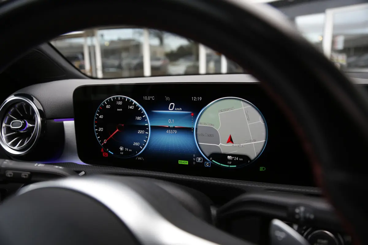 250 e AMG Line Plug in hybride*Perfect MB Onderh.*BTW*1ste Eig.*Pano/Sfeer/Night/MBUX/Apple Carplay-Android/Multi Beam LED Koplamp./Diamond Grille/DAB/Stoelverw./Half Leder/Parkeersens.V+A/1