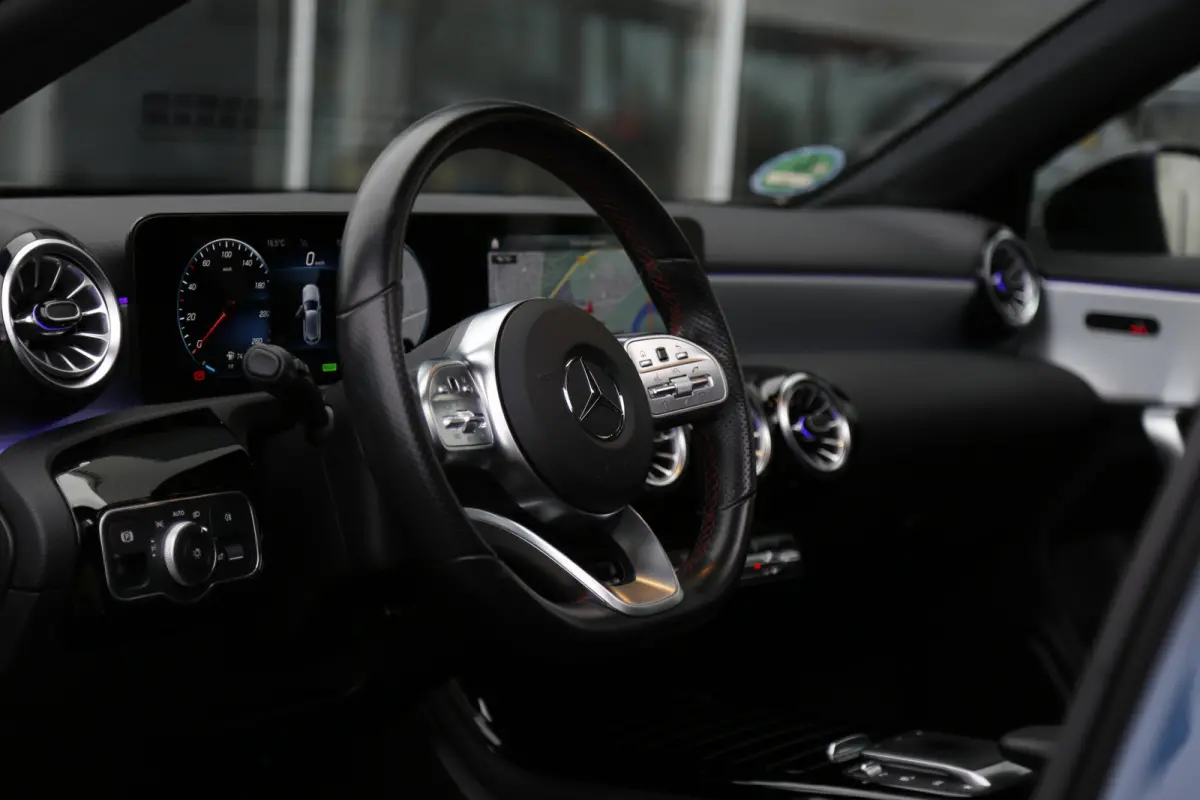 250 e AMG Line Plug in hybride*Perfect MB Onderh.*BTW*1ste Eig.*Pano/Sfeer/Night/MBUX/Apple Carplay-Android/Multi Beam LED Koplamp./Diamond Grille/DAB/Stoelverw./Half Leder/Parkeersens.V+A/1