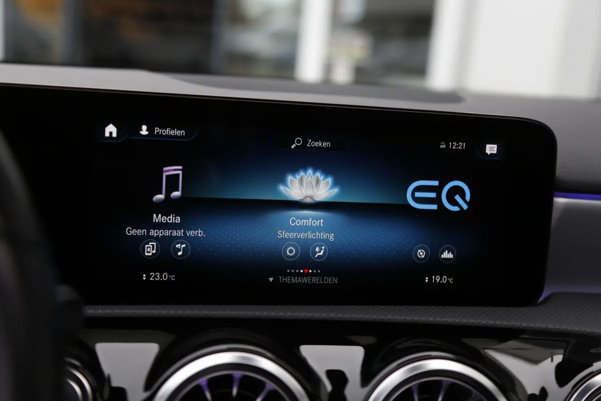 250 e AMG Line Plug in hybride*Perfect MB Onderh.*BTW*1ste Eig.*Pano/Sfeer/Night/MBUX/Apple Carplay-Android/Multi Beam LED Koplamp./Diamond Grille/DAB/Stoelverw./Half Leder/Parkeersens.V+A/1
