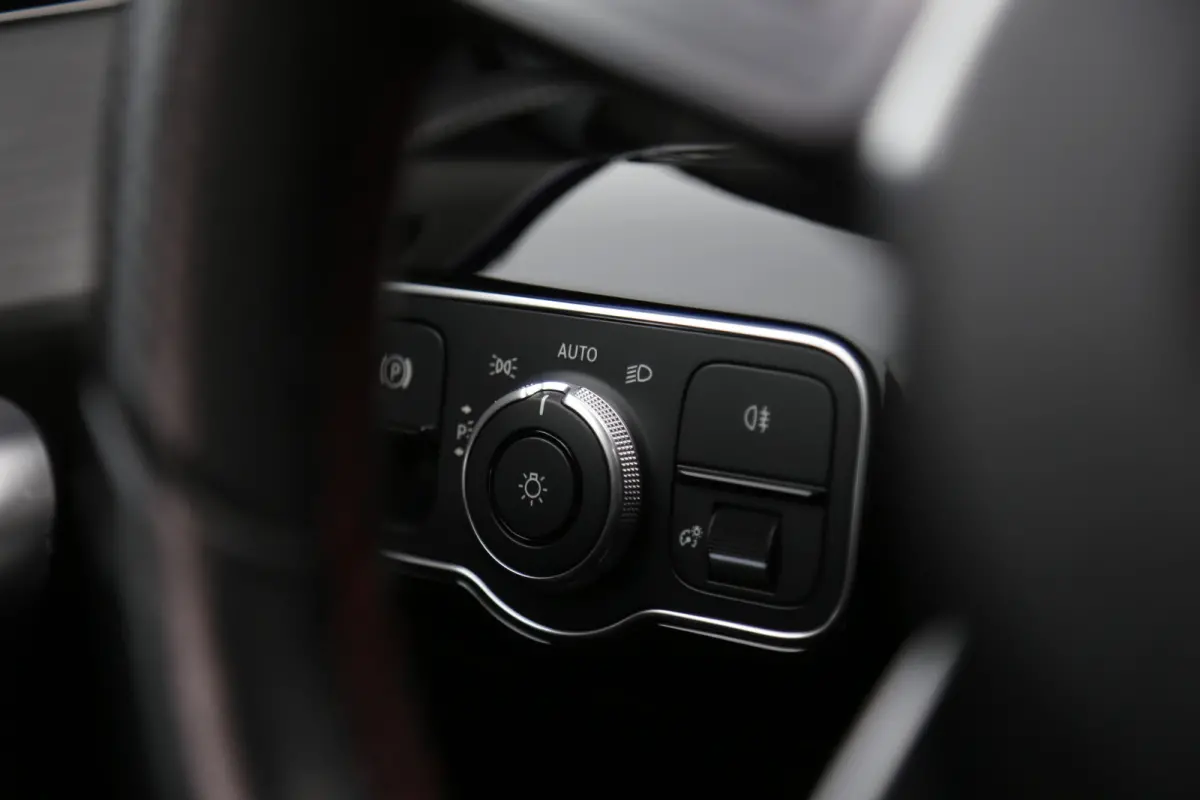 250 e AMG Line Plug in hybride*Perfect MB Onderh.*BTW*1ste Eig.*Pano/Sfeer/Night/MBUX/Apple Carplay-Android/Multi Beam LED Koplamp./Diamond Grille/DAB/Stoelverw./Half Leder/Parkeersens.V+A/1