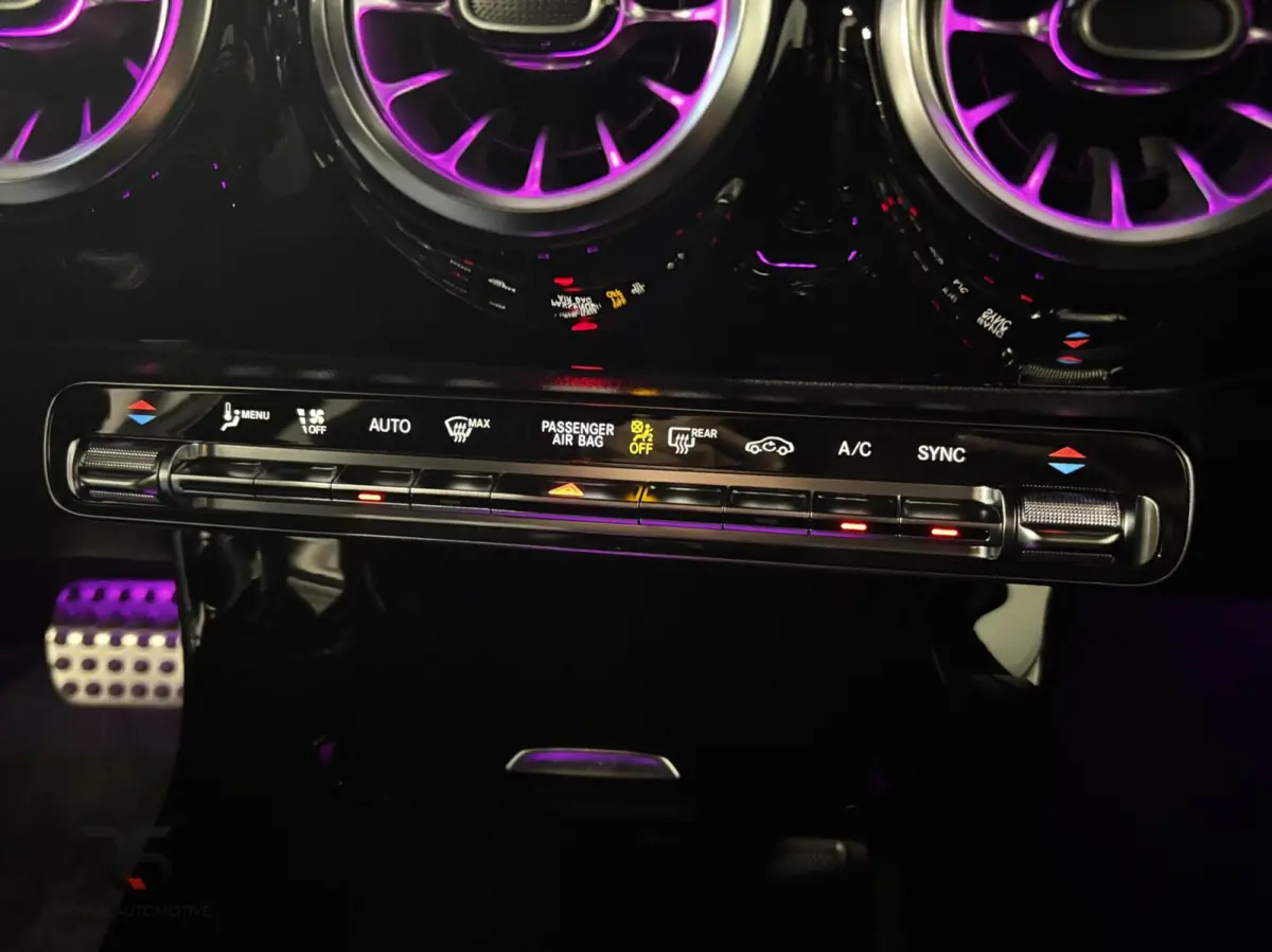 180 Buss Solution AMG | Navi | LED | Camera | CarPlay | Cruise | Virtual | Keyless | PDC | Sfeerverl | Org NLD |