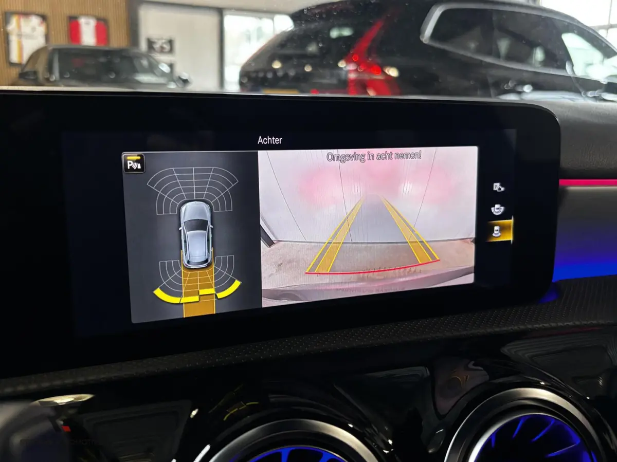 180 Buss Solution AMG | Navi | LED | Camera | CarPlay | Cruise | Virtual | Keyless | PDC | Sfeerverl | Org NLD |