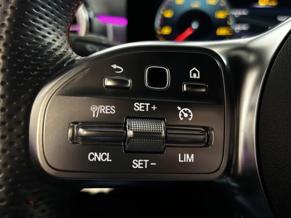 180 Buss Solution AMG | Navi | LED | Camera | CarPlay | Cruise | Virtual | Keyless | PDC | Sfeerverl | Org NLD |