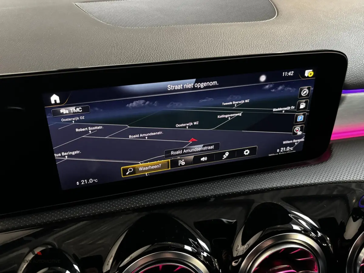 180 Buss Solution AMG | Navi | LED | Camera | CarPlay | Cruise | Virtual | Keyless | PDC | Sfeerverl | Org NLD |