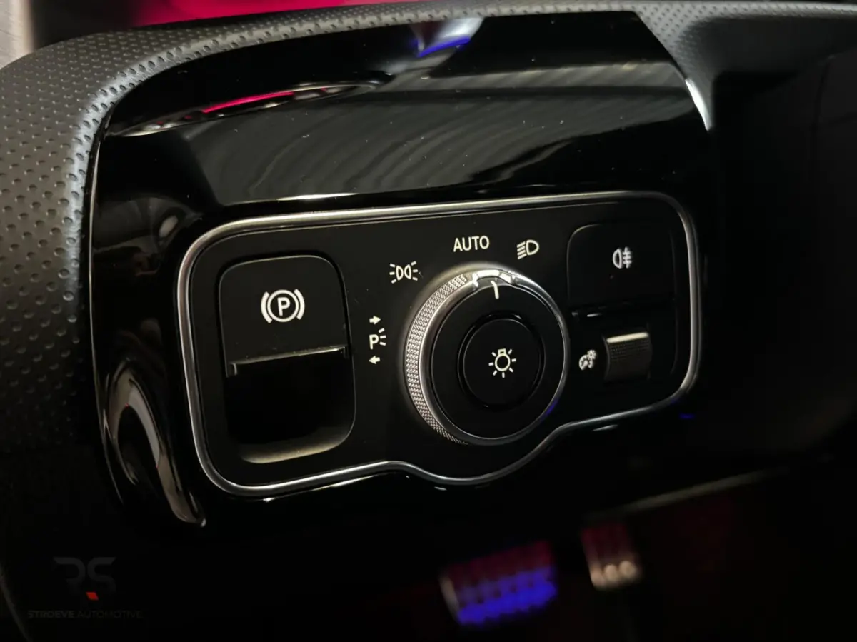 180 Buss Solution AMG | Navi | LED | Camera | CarPlay | Cruise | Virtual | Keyless | PDC | Sfeerverl | Org NLD |